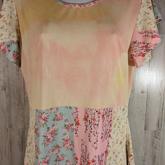 Lily by Firmiana Mini Dres Patchwork Floral Flutter Sleeves Size Small Boho Vbe. - Picture 5 of 5